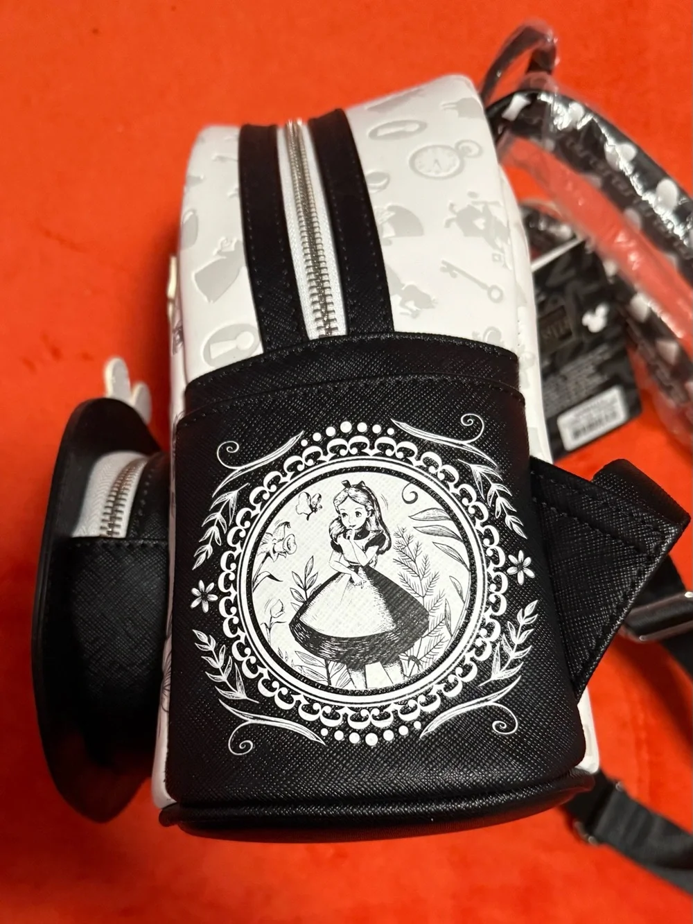 NWT Entertainment Earth Exclusive Alice in Wonderland Loungefly mini backpack